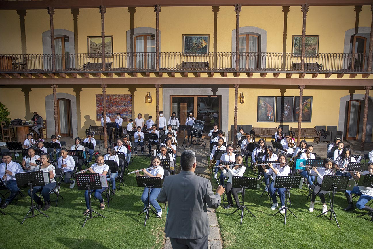 Filarmonía Donato Guerra during a concert