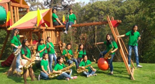 Valle de Bravo's Cover